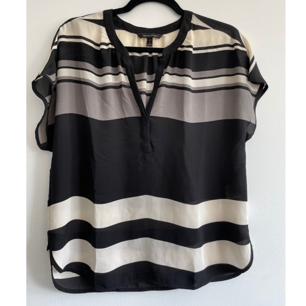 banana republic black white & gray striped blouse